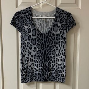 🌷3 for$25🌷Sisters, US S, Grey Black & White Leopard Print Scoop Neck Knit Top